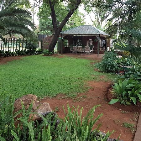 Gemstone Guest House Klerksdorp Ngoại thất bức ảnh