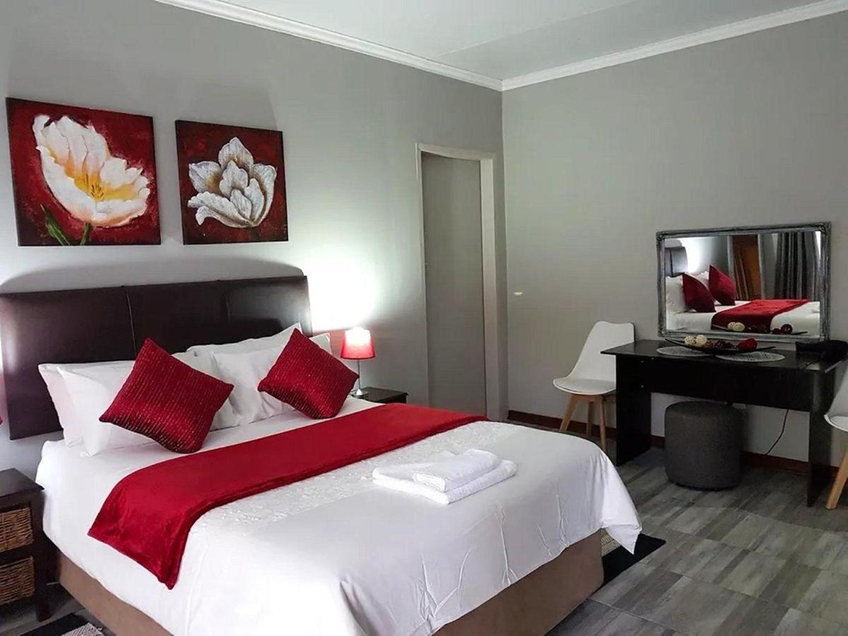 Gemstone Guest House Klerksdorp Ngoại thất bức ảnh