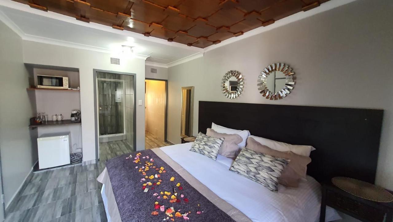 Gemstone Guest House Klerksdorp Ngoại thất bức ảnh