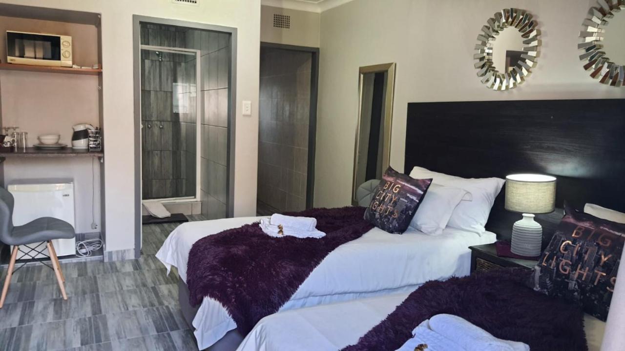 Gemstone Guest House Klerksdorp Ngoại thất bức ảnh