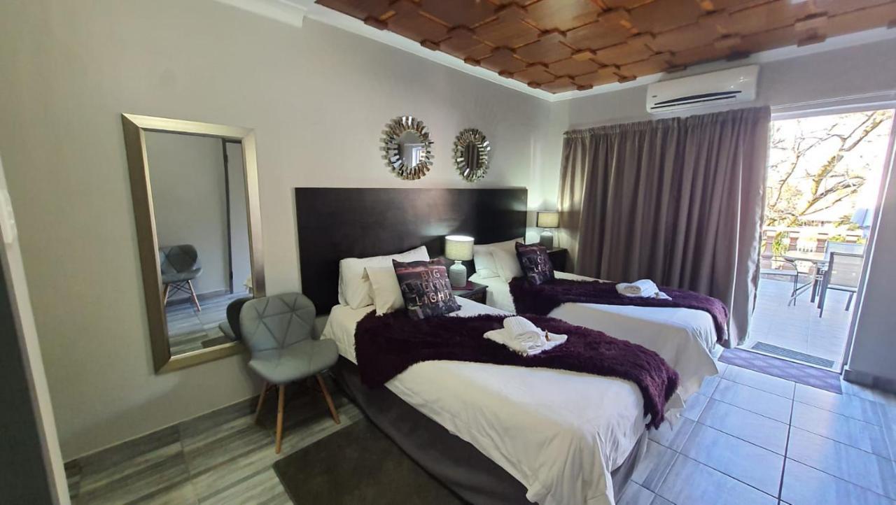 Gemstone Guest House Klerksdorp Ngoại thất bức ảnh