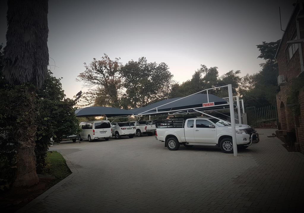 Gemstone Guest House Klerksdorp Ngoại thất bức ảnh