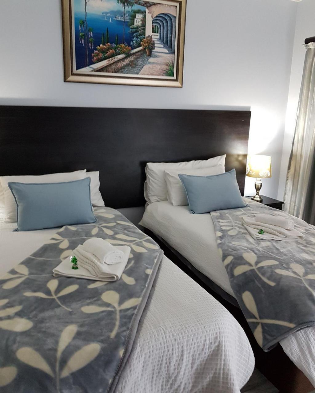 Gemstone Guest House Klerksdorp Ngoại thất bức ảnh