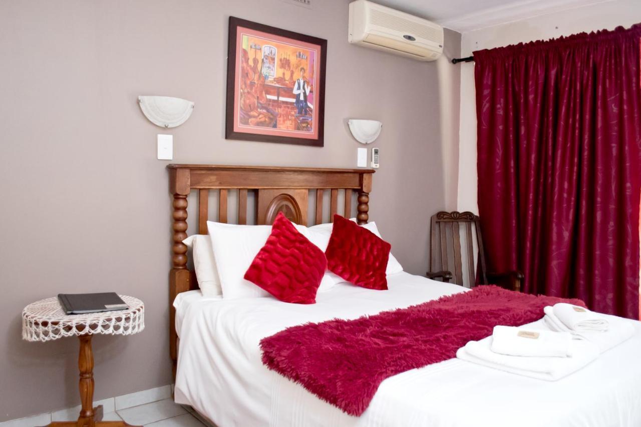 Gemstone Guest House Klerksdorp Ngoại thất bức ảnh